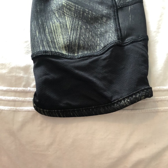 Lululemon black and army green leggings - Picture 2 of 9